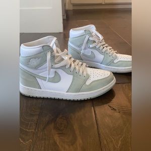 Jordan 1 Seafoam green W Size 9/M size 7.5